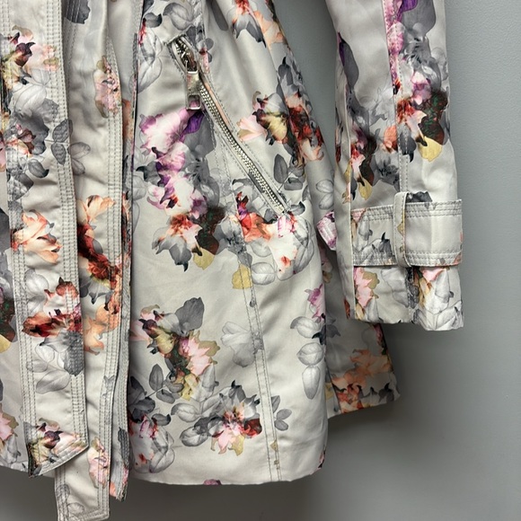 Guess Floral Double Breasted Water Resistant Trench Coat Size Medium - Picture 5 of 10